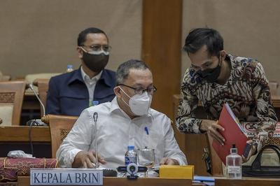 Rekam Jejak Laksana Tri Handoko Fisikawan Yang Didesak DPR Mundur Dari