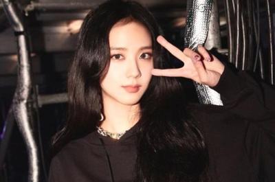 Resmi Perpanjang Kontrak Jisoo Unggah Foto Kenangan Awal Mula